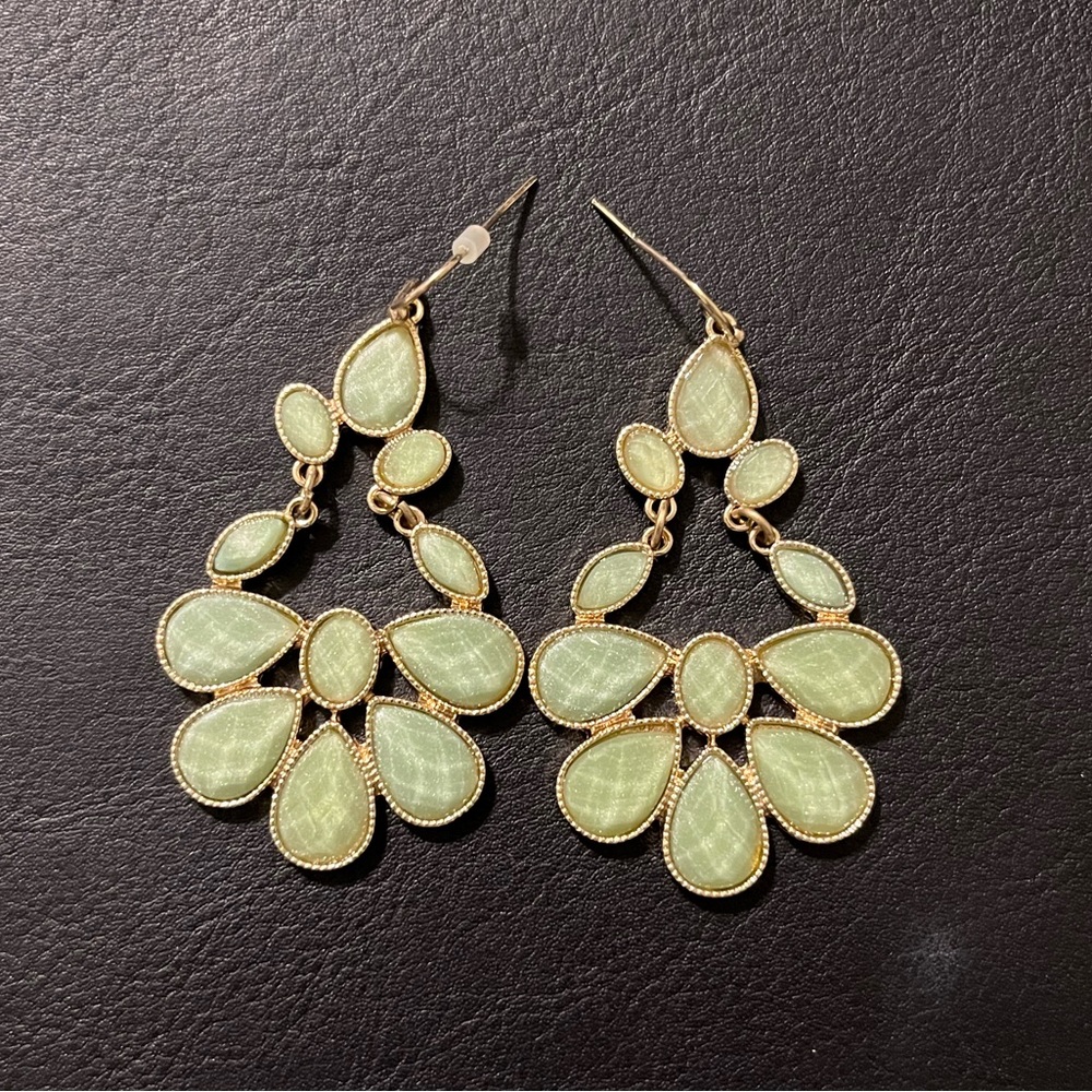 Dangly green earrings